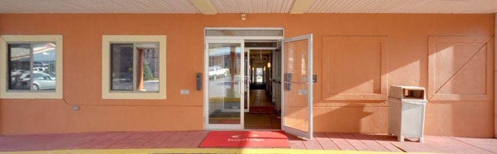 Red Roof Inn Джонстаун Екстериор снимка