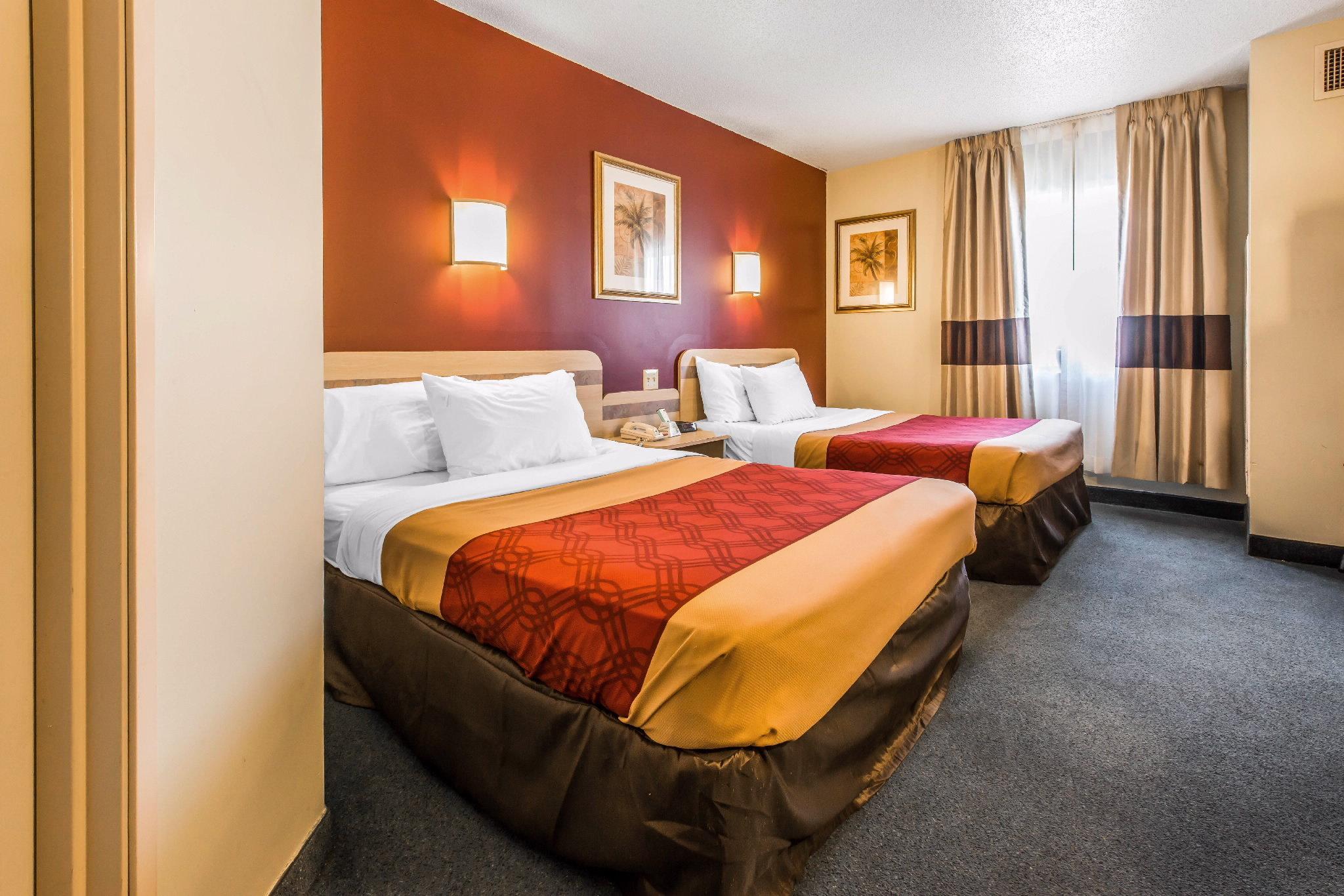 Red Roof Inn Джонстаун Екстериор снимка