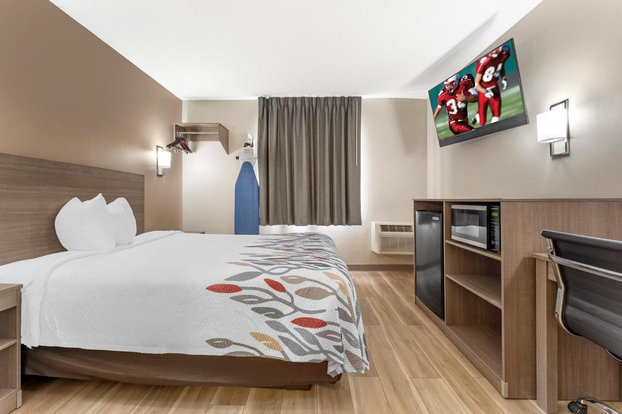 Red Roof Inn Джонстаун Екстериор снимка