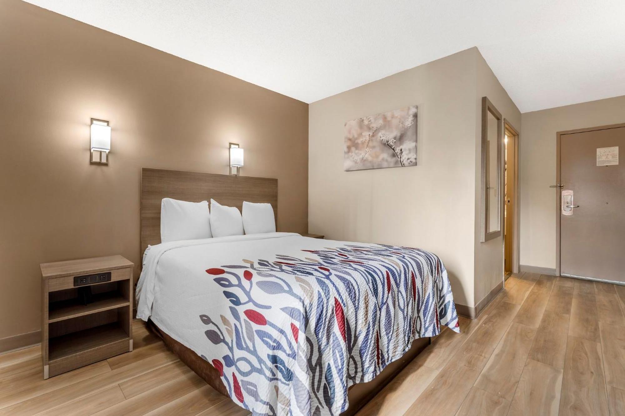 Red Roof Inn Джонстаун Екстериор снимка