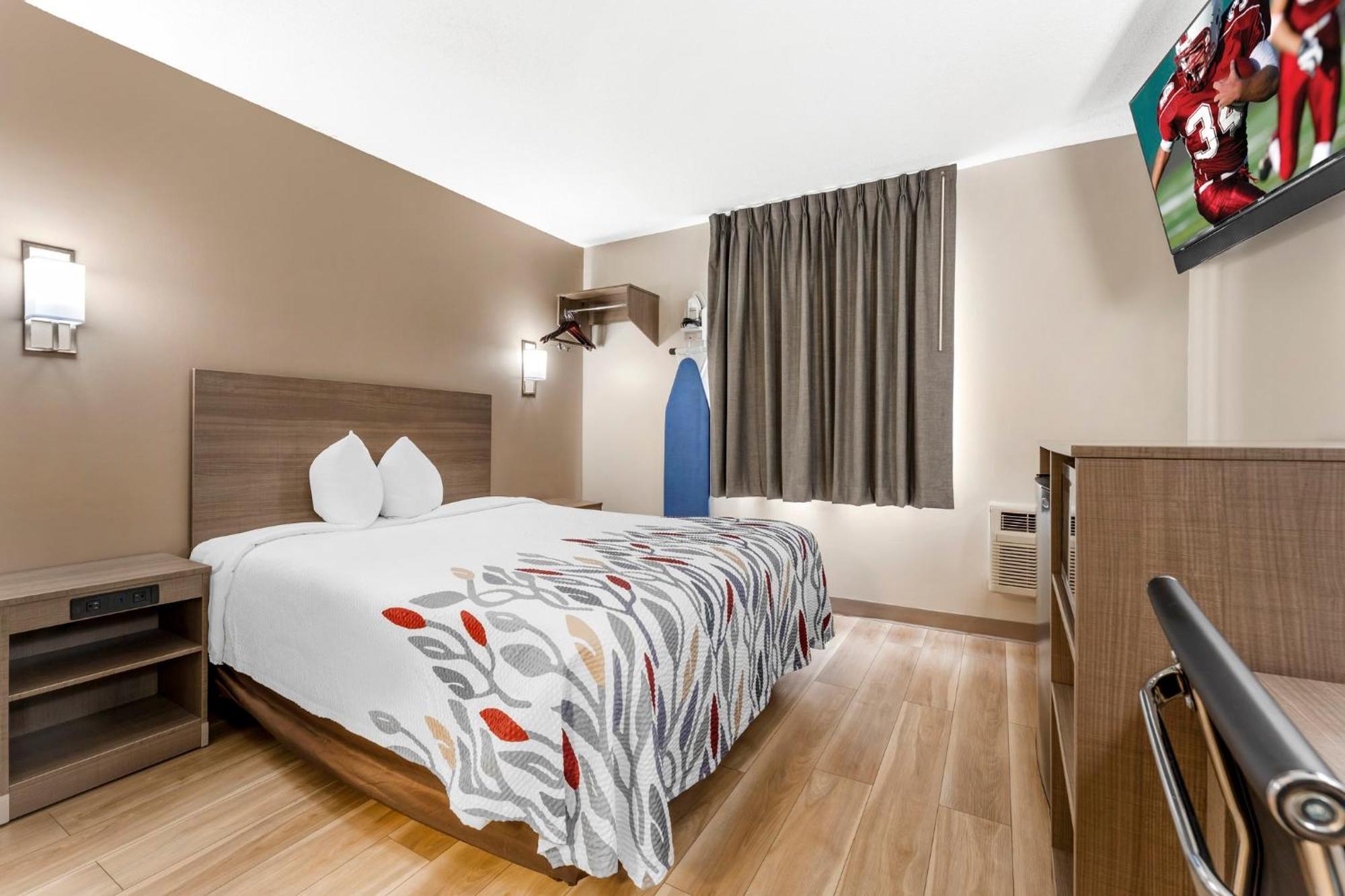 Red Roof Inn Джонстаун Екстериор снимка