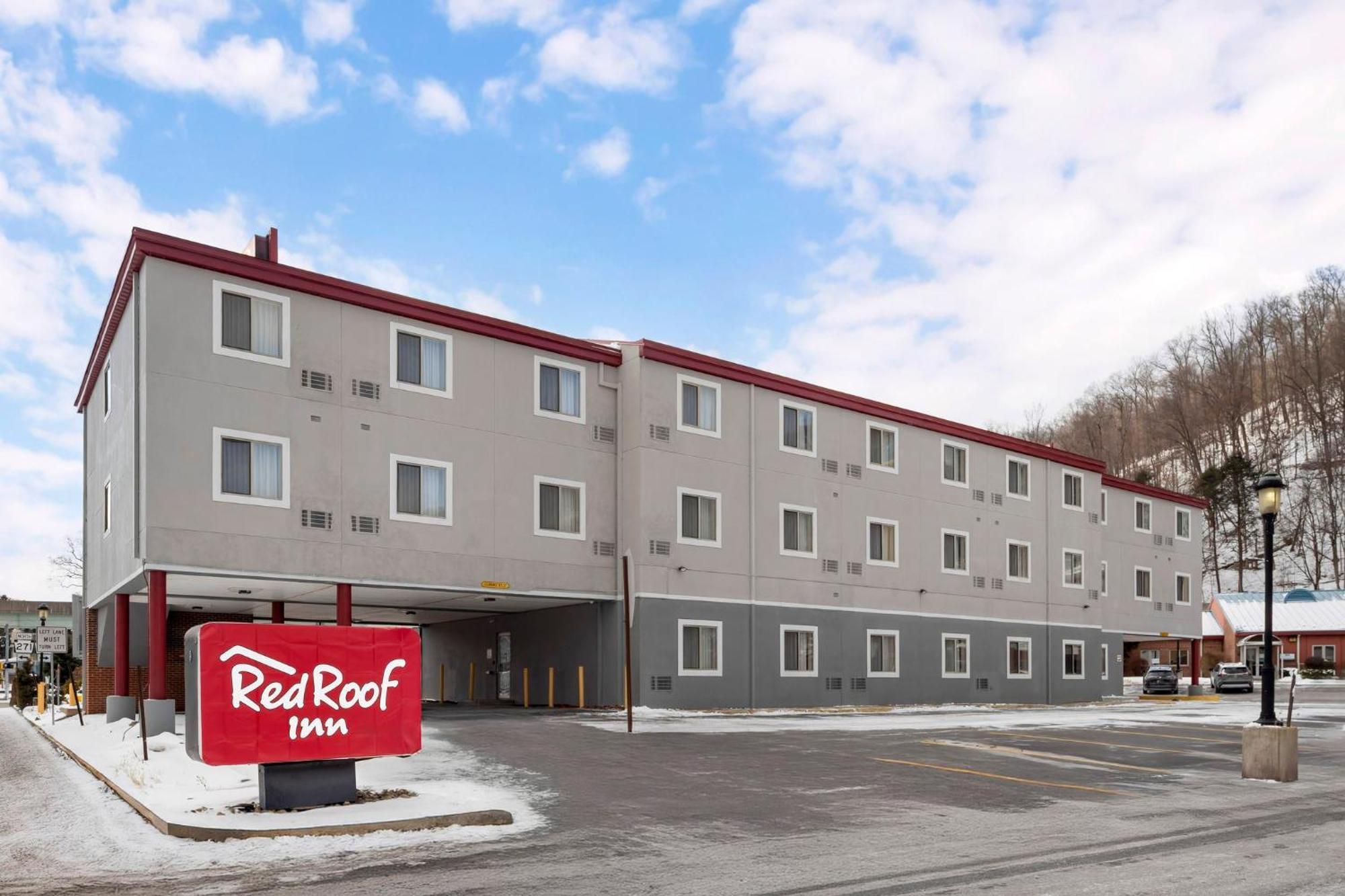 Red Roof Inn Джонстаун Екстериор снимка