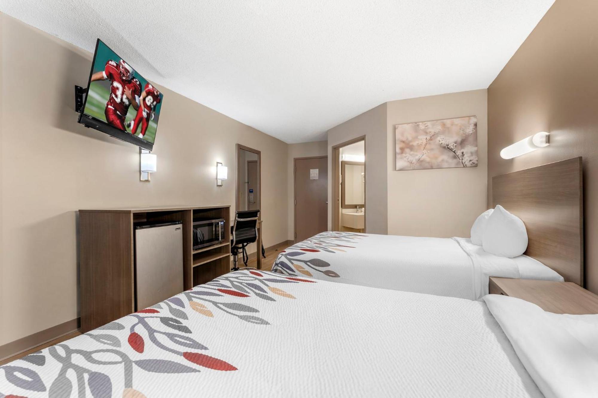 Red Roof Inn Джонстаун Екстериор снимка