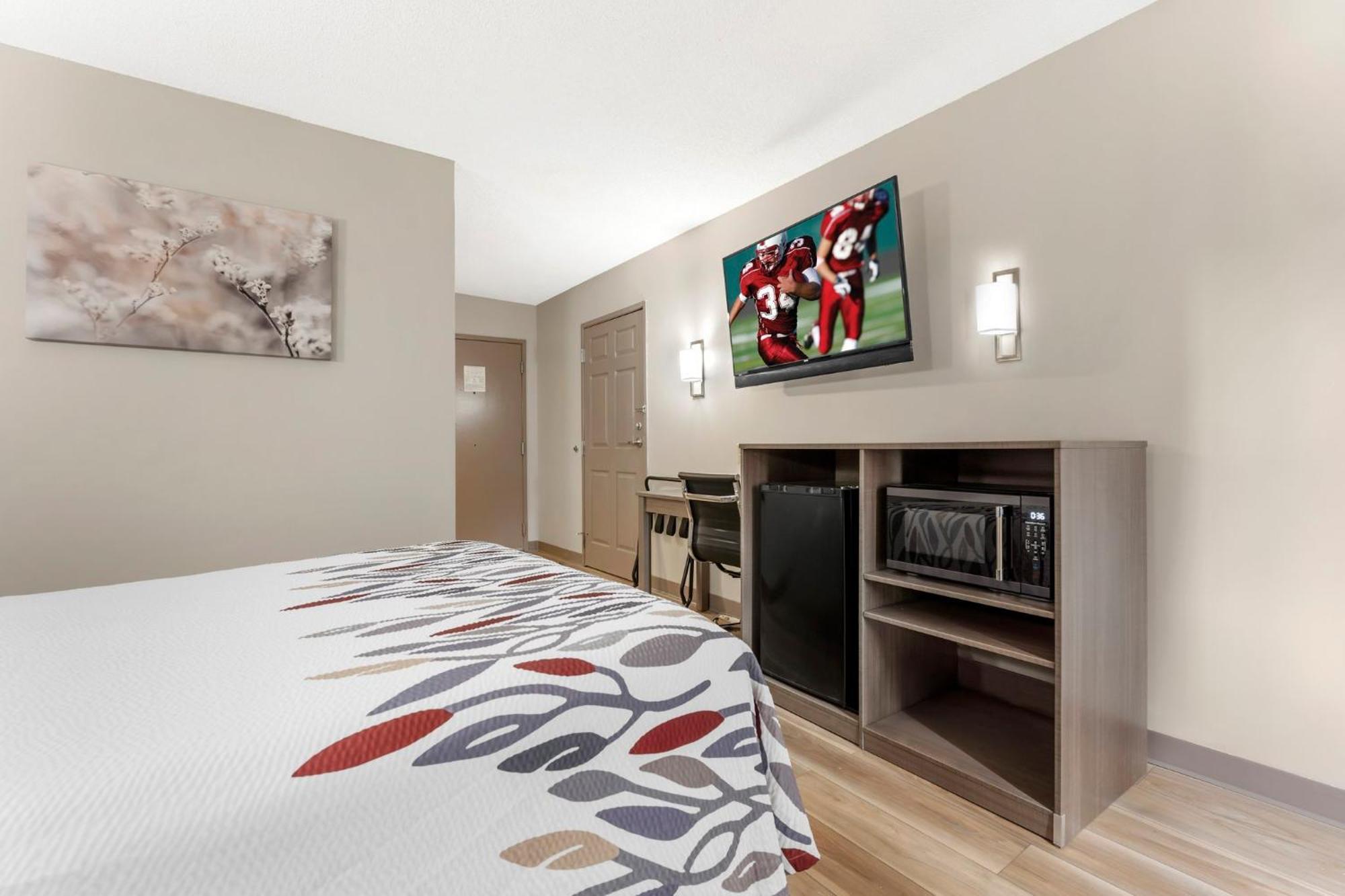 Red Roof Inn Джонстаун Екстериор снимка