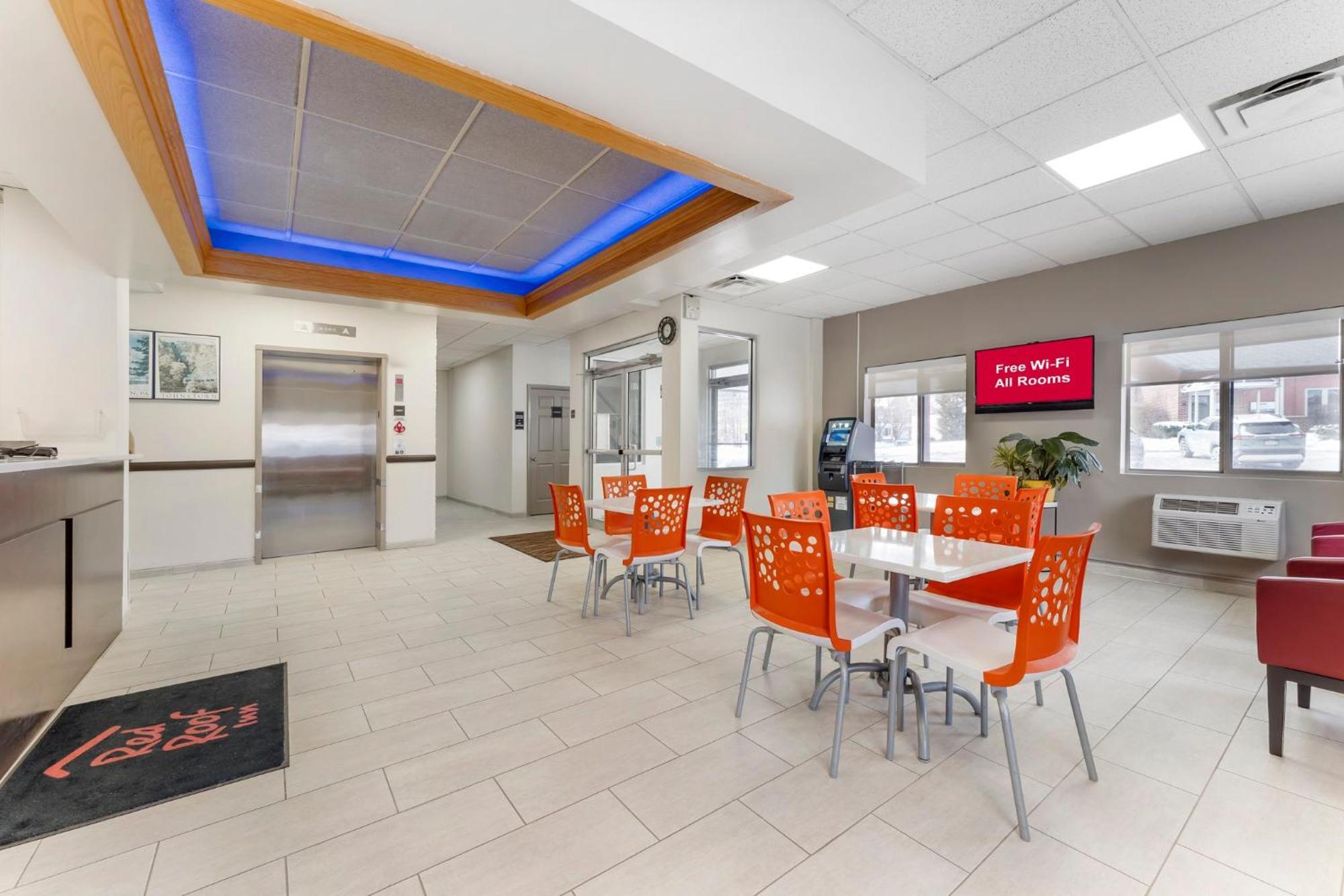 Red Roof Inn Джонстаун Екстериор снимка