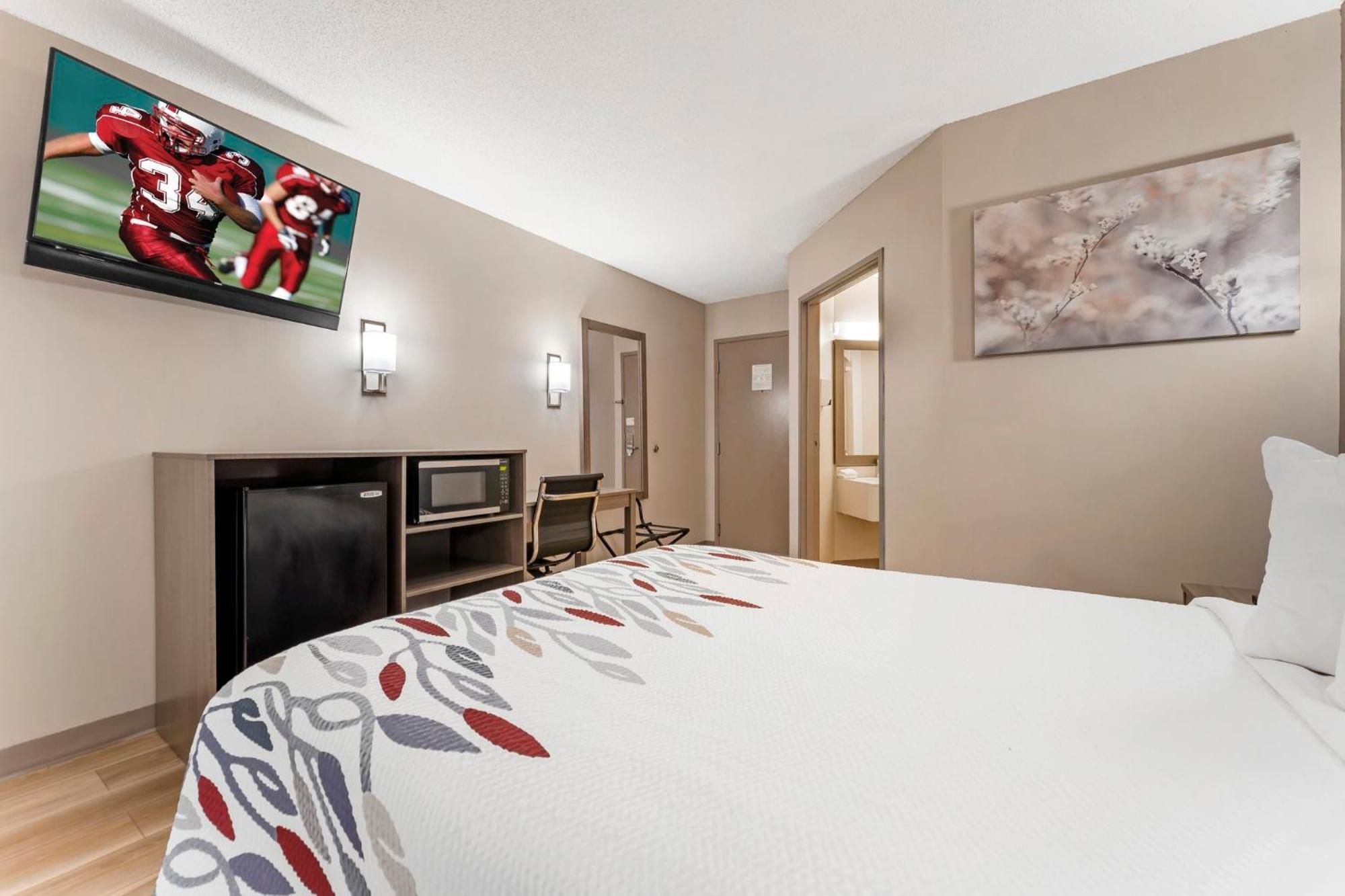 Red Roof Inn Джонстаун Екстериор снимка